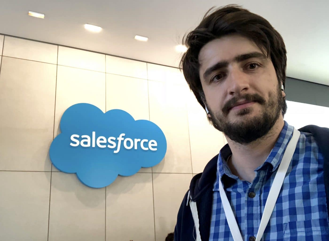 Salesforce building outside 1400x812 640x